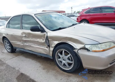 2001 Honda Accord 2.3 Lx from USA, damaged, VIN 1HGCG56461A097220